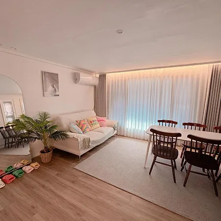 Big Family Or Group Stay 3 Rooms 5 Beds Snu Station Line 2