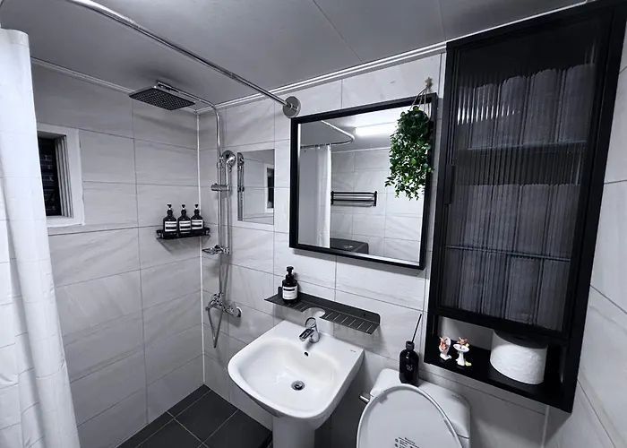 Beautiful Escape With Urban Charm