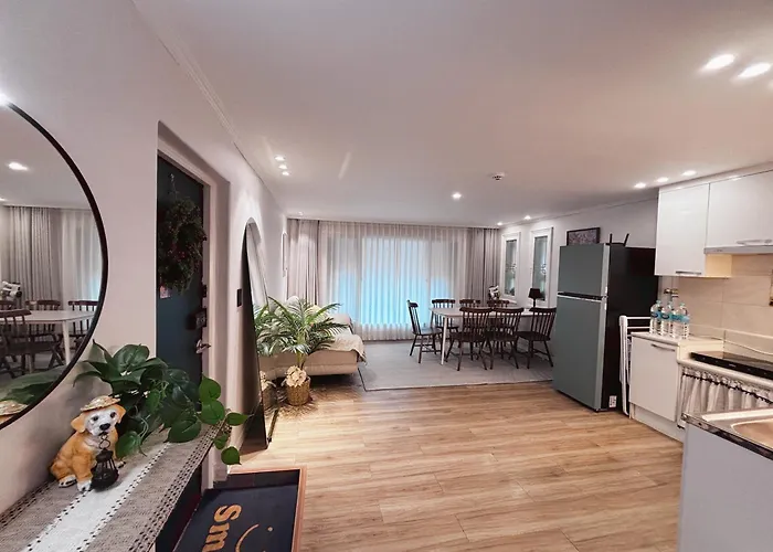 Beautiful Escape With Urban Charm Holiday home